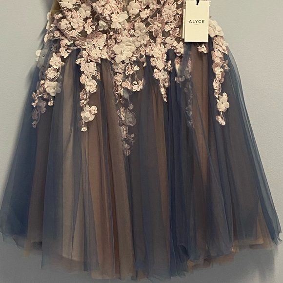 NWT Alyce Paris 3107 Floral Bodice Open Back Evening Gown Size 14. - Picture 13 of 14